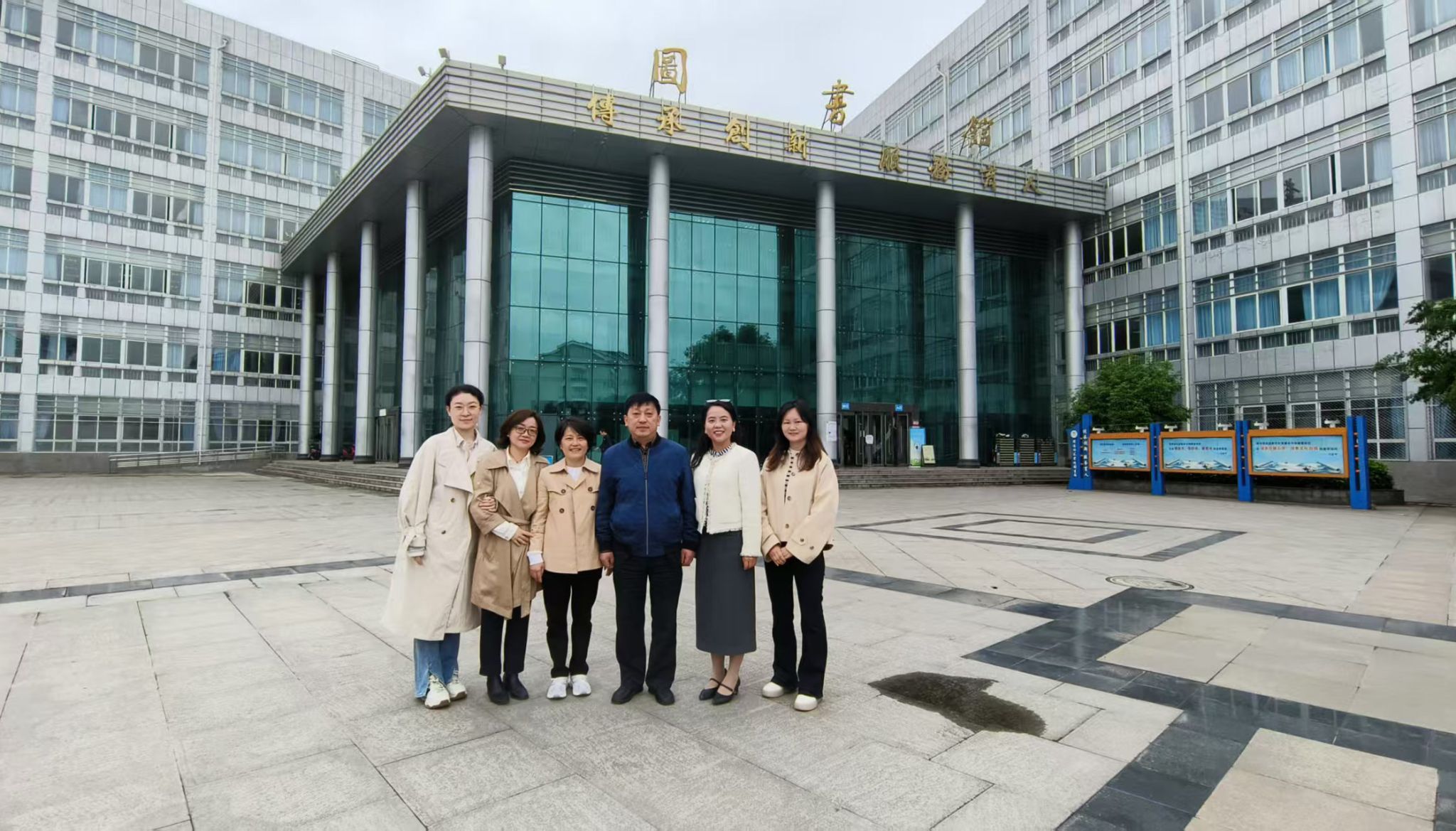 必赢官网唐晓勇院长赴绵阳看望167net必赢校友